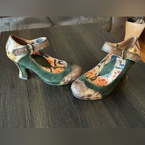 RARE- Miss L Fire Green Suede Snake Skin Heels